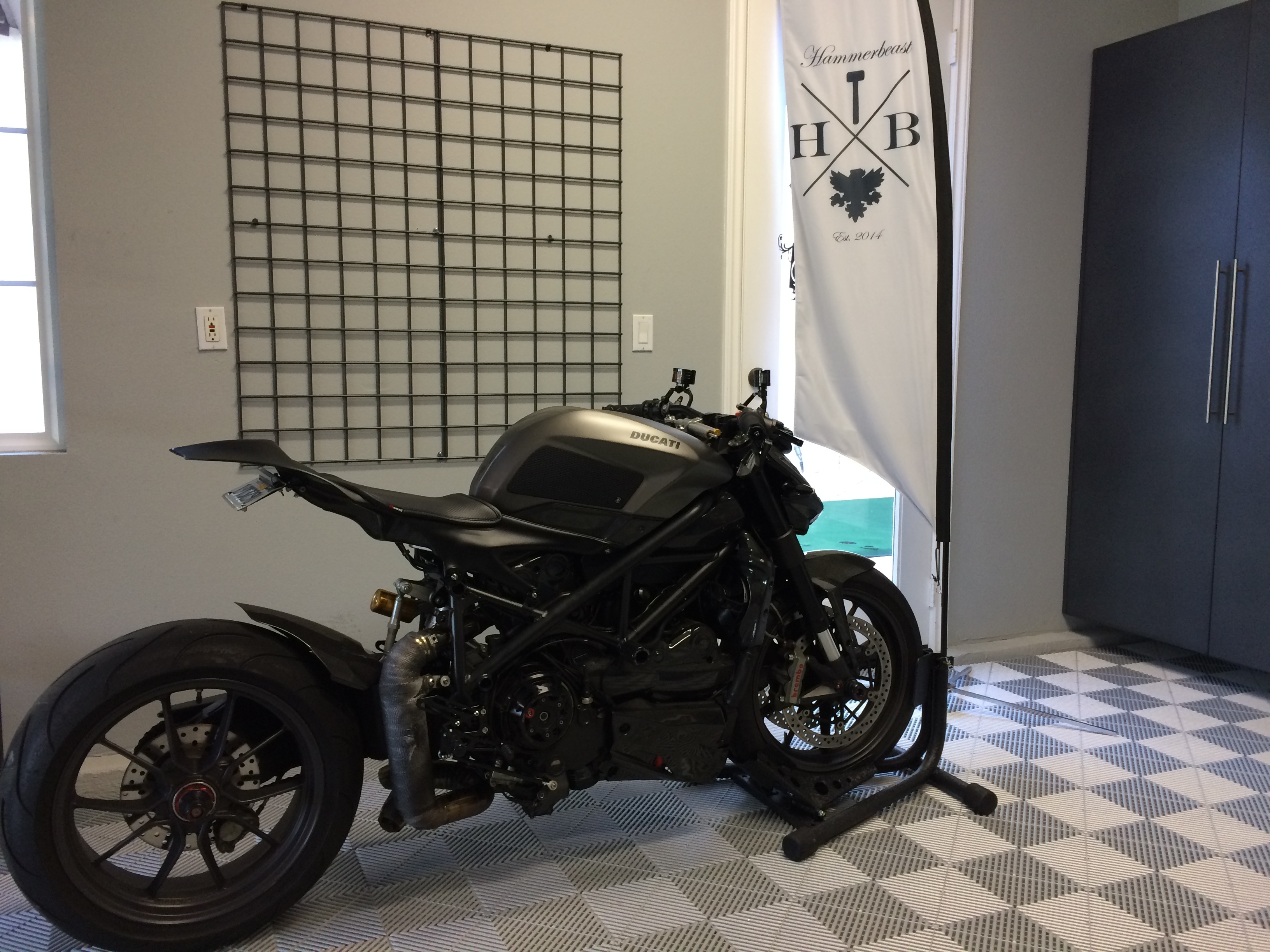 2010 Ducati Streetfighter photo 104